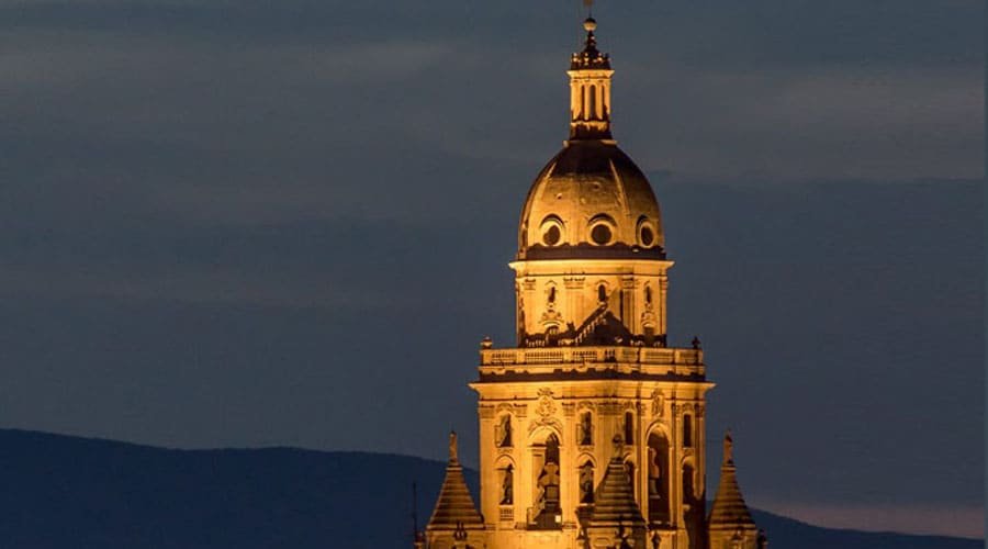 Catedral de Murcia: Elige la mejor zona para comprar tu vivienda en Murcia con esta guía 2025.